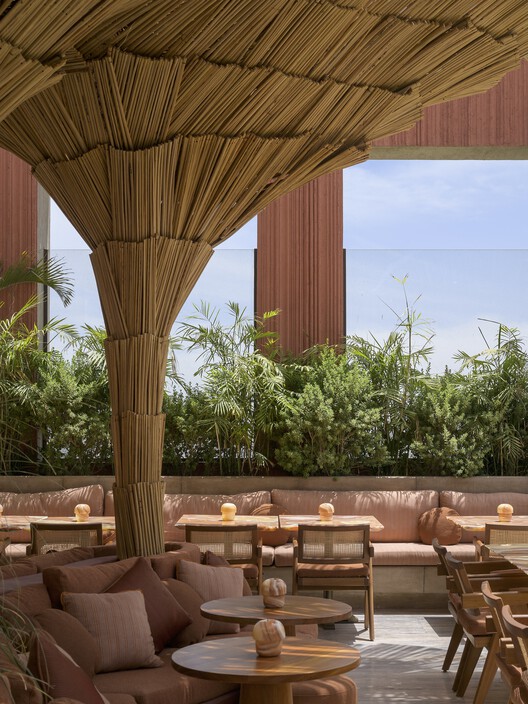 Lucida Restaurant and Bar / Shahira Fahmy Architects - インテリア写真、リビングルーム、木材、椅子