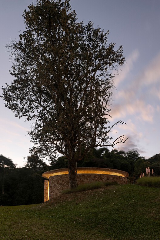サンジョゼ山脈の麓にある礼拝堂/MACh Arquitetos - 画像 22/28