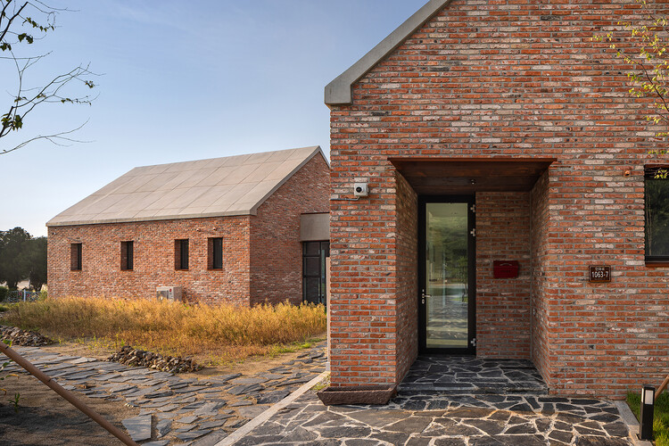Studio Jeongdongjin / Architecture Studio YEIN - 外観写真、レンガ