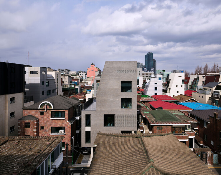 ウジュヒョン近隣居住施設 / Chun Architects - 外観写真、コンクリート
