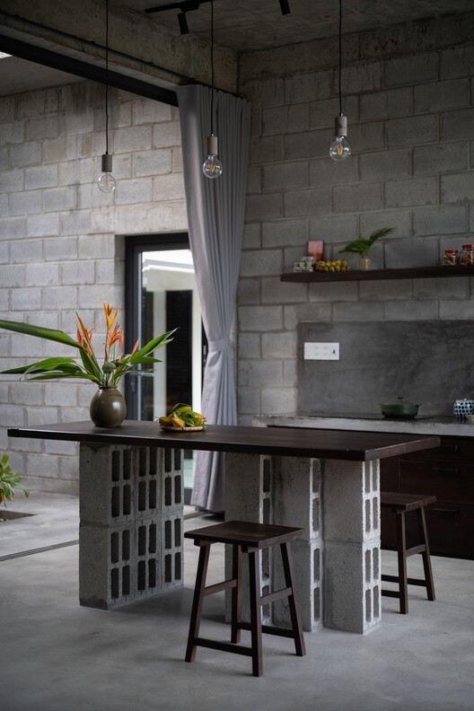 Tinh An House / STD デザイン コンサルタント - インテリア写真、キッチン、照明、テーブル、椅子