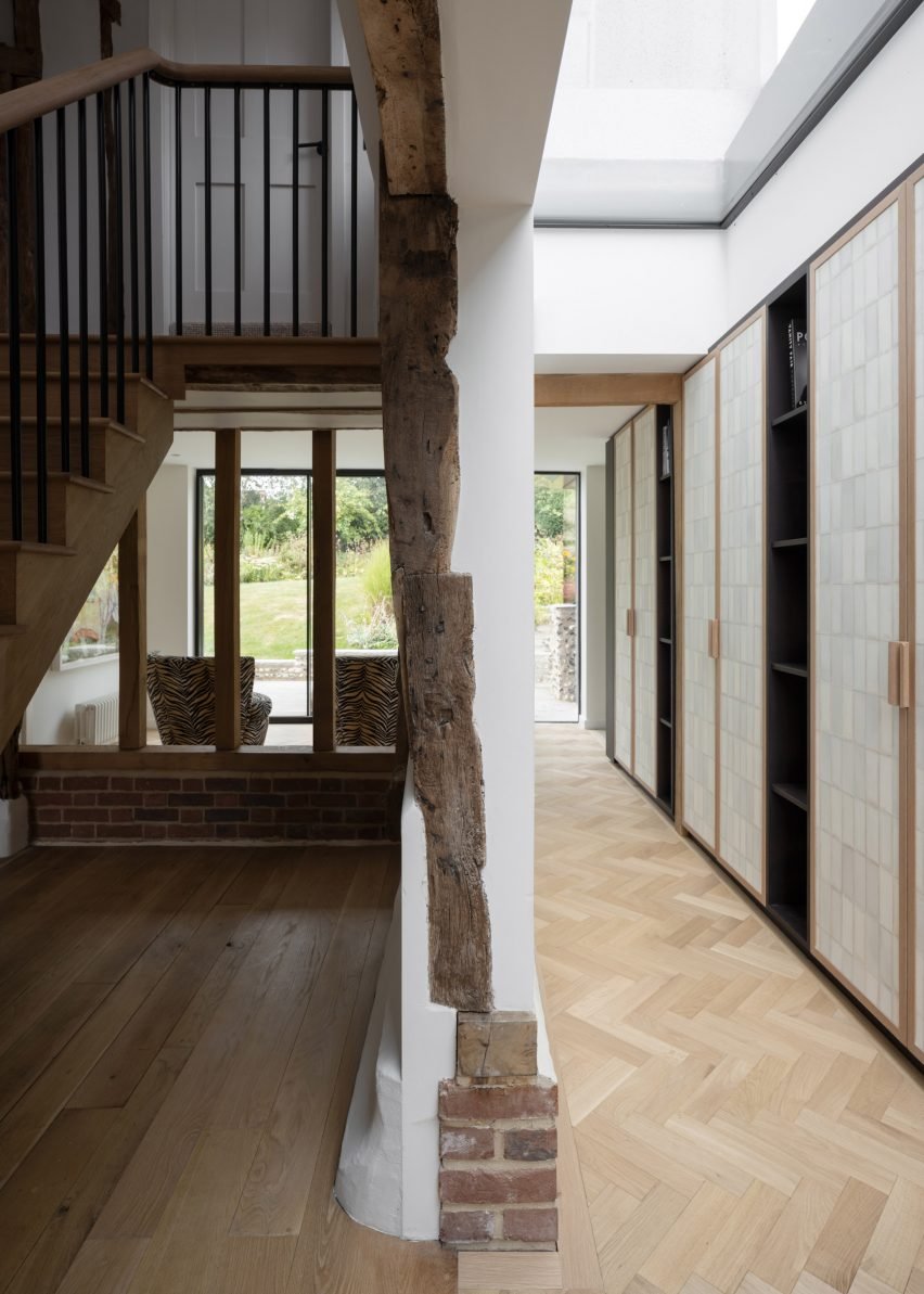Will Gamble Architects による納屋の改修