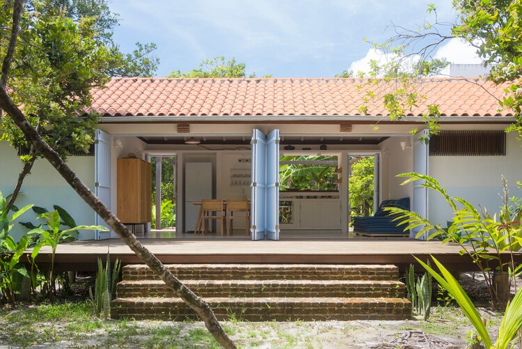 Palco House / Cecchi Millan-外観写真、ドア、窓、正面、階段