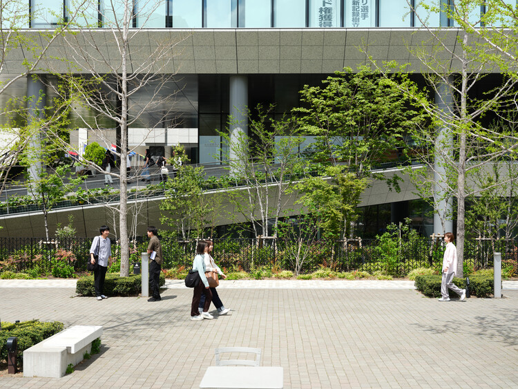 東京国際大学 池袋キャンパス / TAISEI DESIGN Planners Architects & Engineers - 外観写真、中庭