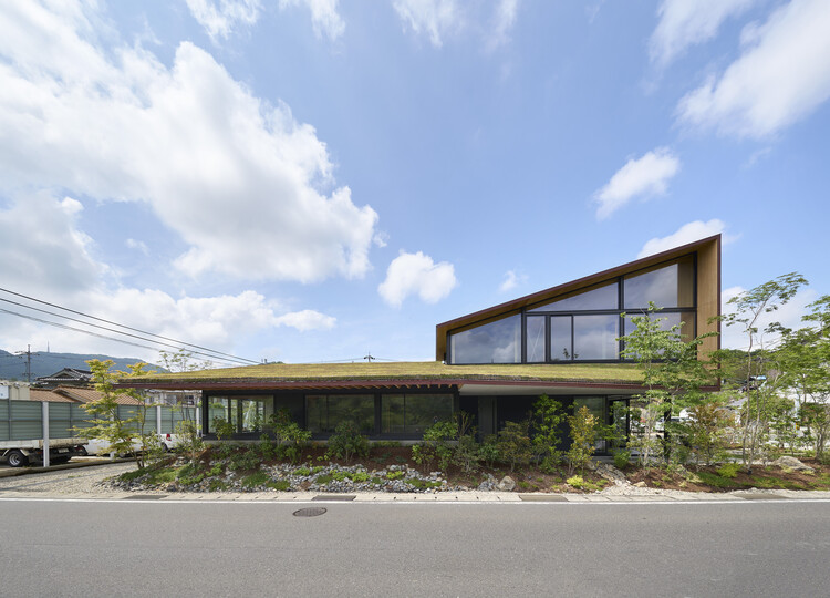 押込ベース / HAYATO KOMATSU ARCHITECTS - 画像 1/19