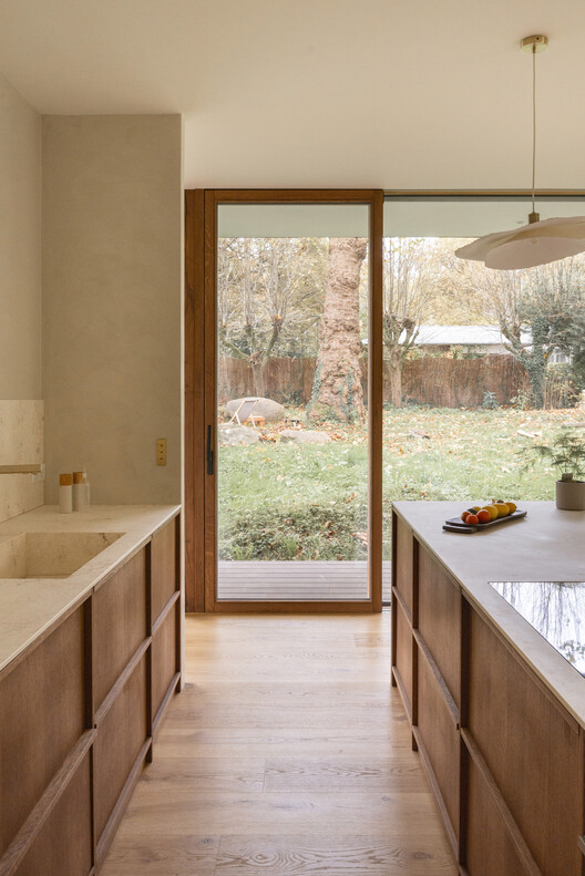 Sous Les ailes Bioclamatic House / Kida Architecture＆Design-インテリア写真、木材、カウンタートップ