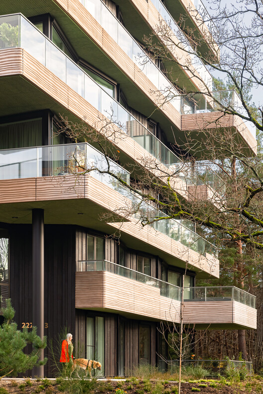 Beaufort Residential Tower / Orange Architects -Exterior Photography、Wood、Balcony