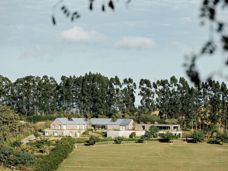 CCB House / KikoSalomão + Marcio Tanaka -Image 7 of 17