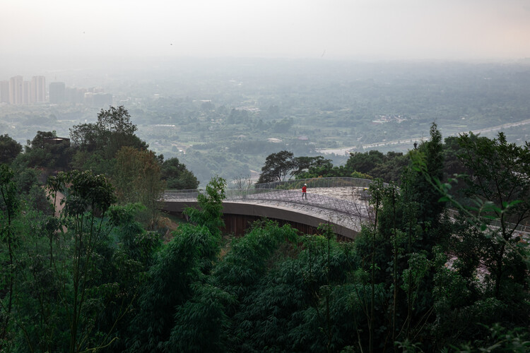 Longquan Mountain Observatory / Buzz /BüroZiyuZhuang-外観写真、森