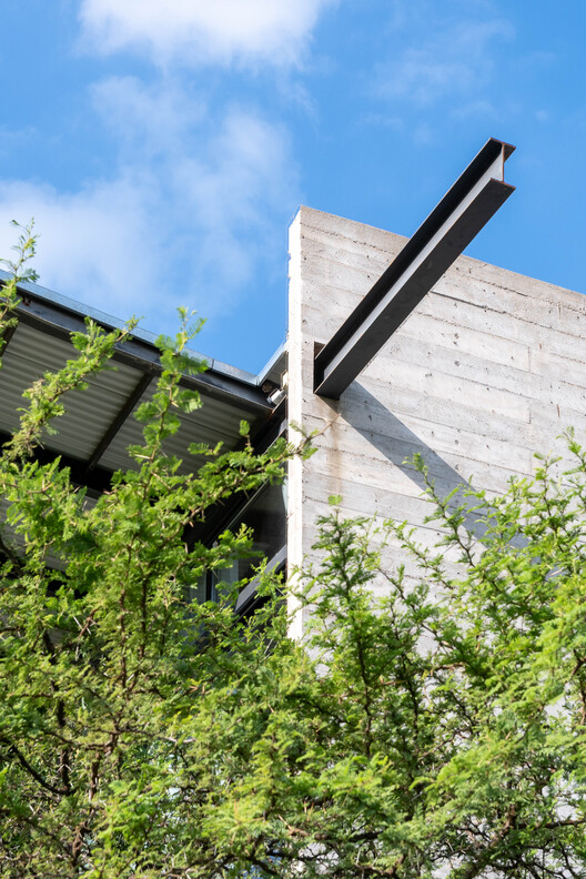 Mountain Lodge 14 -Leguas / 3164.estudio + SDF Arquitectos -Image 5 of 12