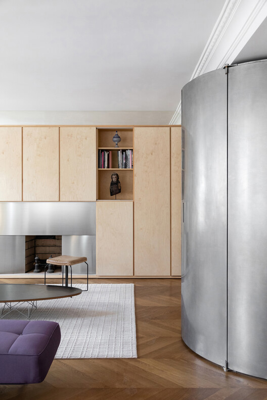 アパートMoscou / Minuit Architectes-インテリア写真、木、クローゼット