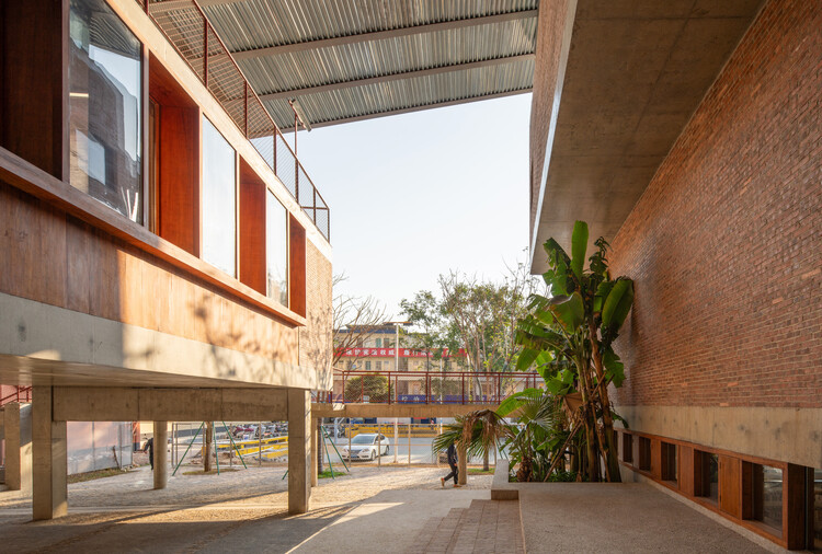 Wuyang Cultural Station / Wau Design-インテリア写真、バルコニー、コンクリート