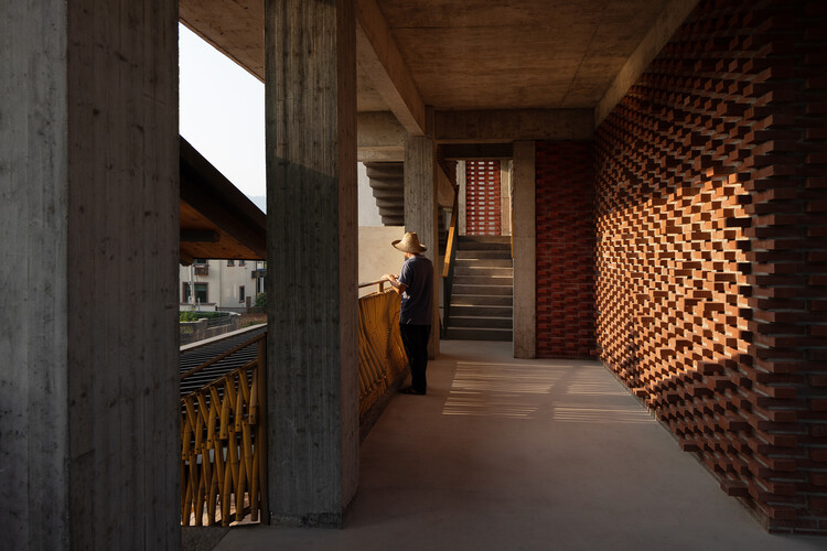 Qingshan Culture Hall / Momentum Architects -Image 5 of 54
