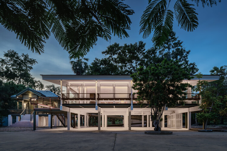 Baan Rom Taan House / IF（統合フィールド） - 外部写真、列
