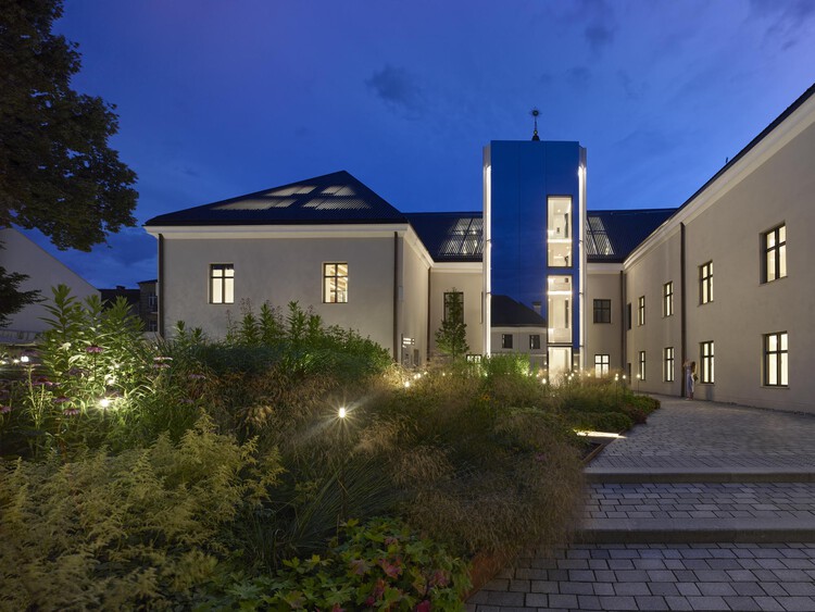 Boksto Skveras Mixed -Use Center / Studio Seilern Architects -Image 21 of 33