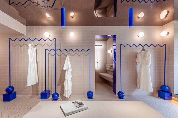 Veron The Shop / Iog Arhitectura-インテリア写真、クローゼット、照明
