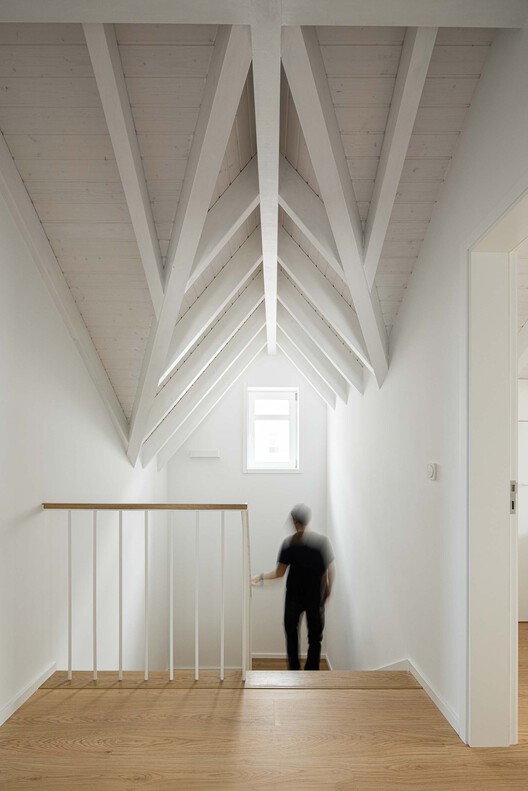 クララハウス / m2.senos arquitectos-インテリア写真、木材、階段