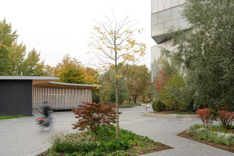 ai pavilion / sauerbruch Hutton-外観写真、庭