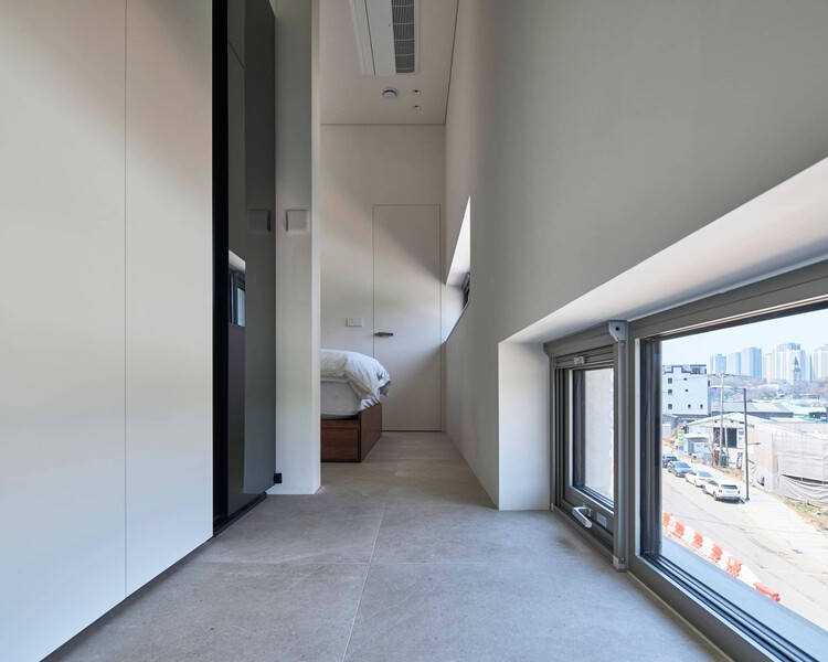 Nabi House / Todot Architects and Partners-インテリア写真、ガラス