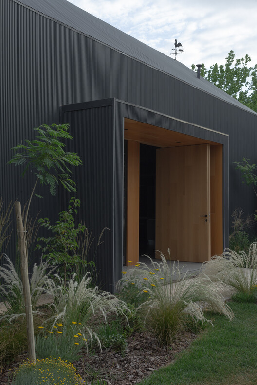 Arrow House / Mora Hughes Arquitectos -Image 9 of 25