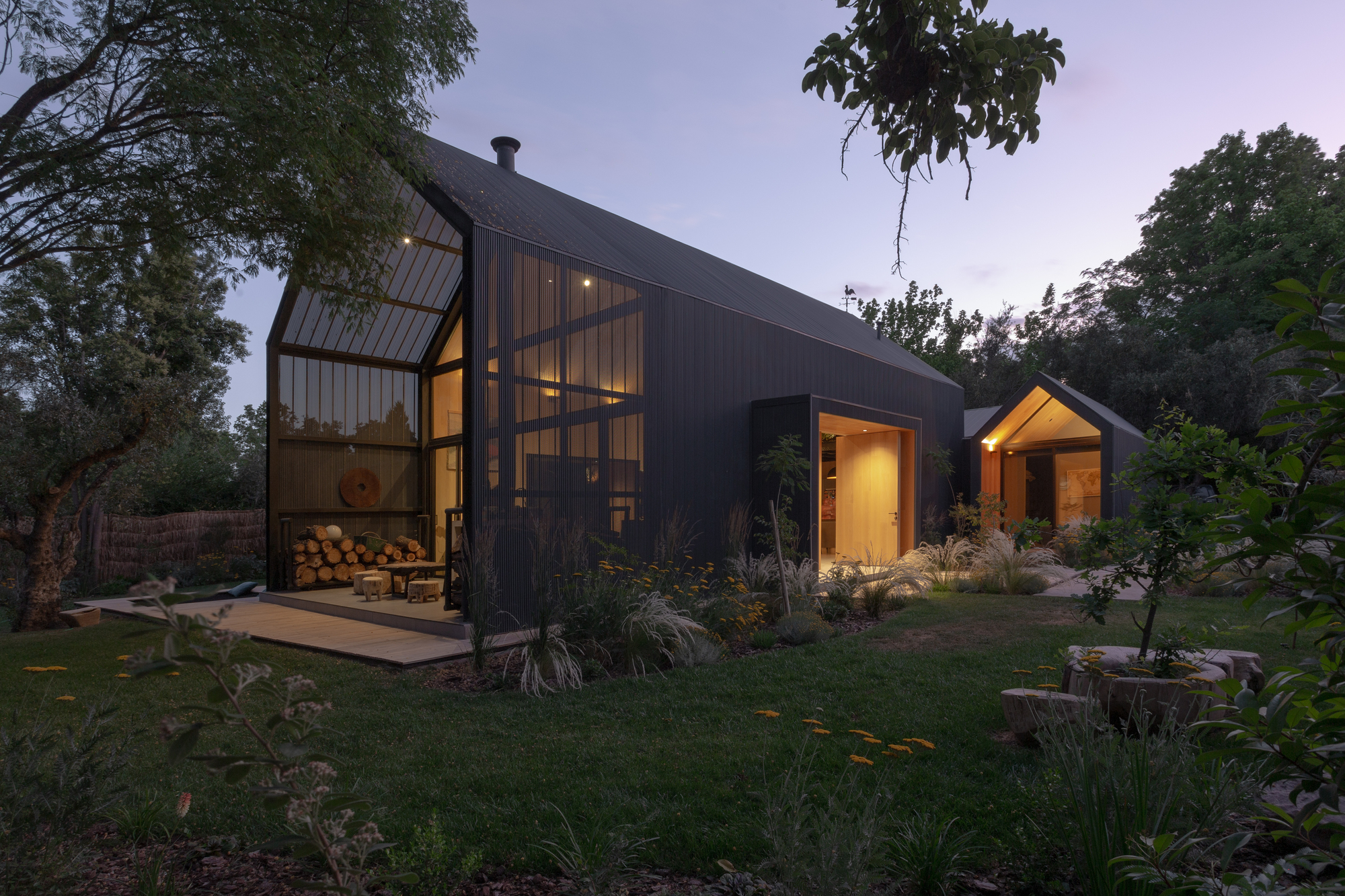Arrow House / Mora Hughes Arquitectos