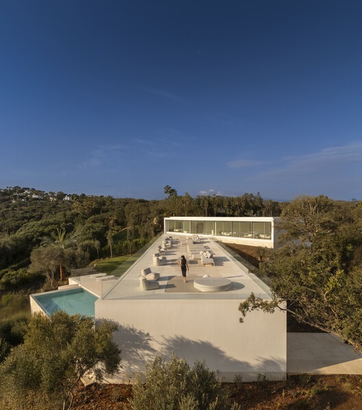 Villa 95 Sotogrande / Fran Silvestre arquitectos -Image 14 of 41