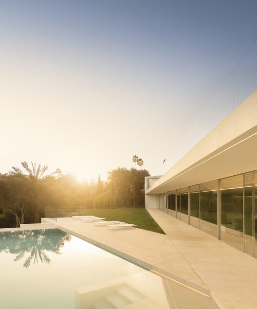 Villa 95 Sotogrande / Fran Silvestre arquitectos -Image 27 of 41