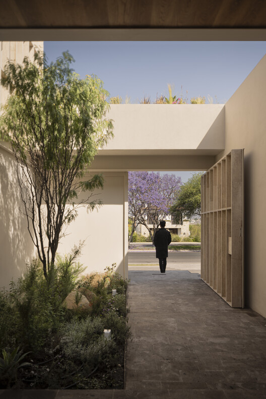 Ataraxia House / Mem Arquitectos-外装写真、コンクリート、中庭