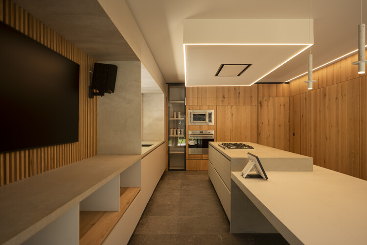 Ataraxia House / Mem Arquitectos-インテリア写真、キッチン、木材、照明、カウンタートップ