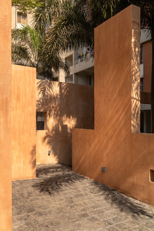 Datta Vihara Shrine / Karan Darda Architects -Image 21 of 27