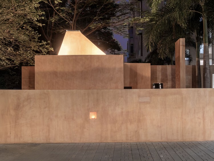 Datta Vihara Shrine / Karan Darda Architects -Image2 of 27