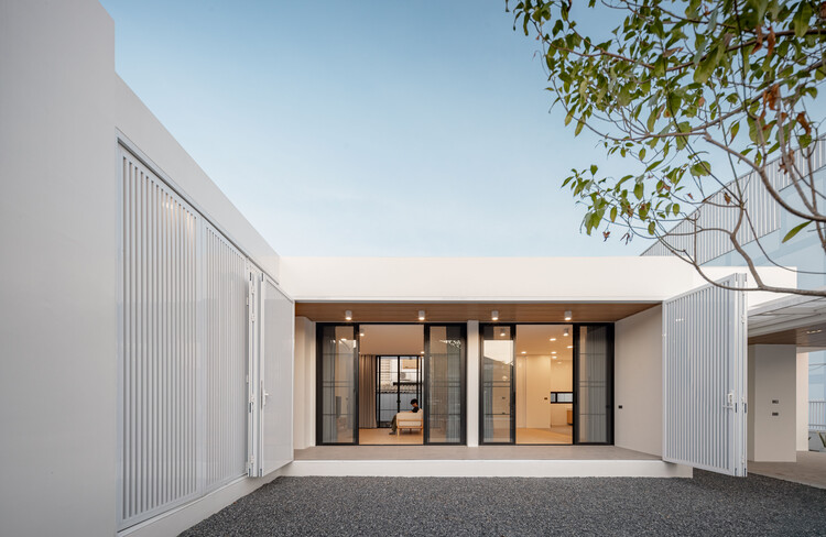 Phimai Residence / Studio Bewell-外観写真、中庭