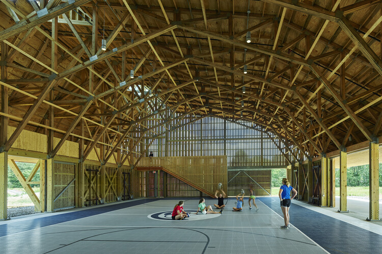 MHCAPは、Marlon Blackwell Architects、Eskewdumezripple、およびAndropogon AssociatesによるThaden Schoolを5番目のアメリカ賞賞受賞者として発表しました。