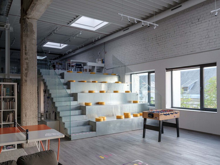 Herojus School / Architectural Bureau G.Natkevicius＆Partners-インテリア写真、木材、照明、棚、椅子