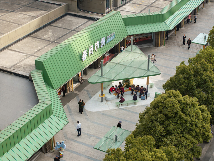 ブリーズゼ市場 /省略建築設計 - インテリア写真、階段