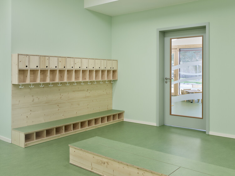 Kita Spreeklang / Schoener und Panzer Architekten Bda-インテリア写真、木材