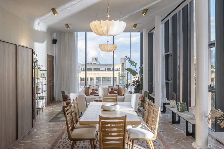 Beihouse / Dagher Hanna＆Partners-インテリア写真、ダイニングルーム、木材、テーブル、椅子、照明