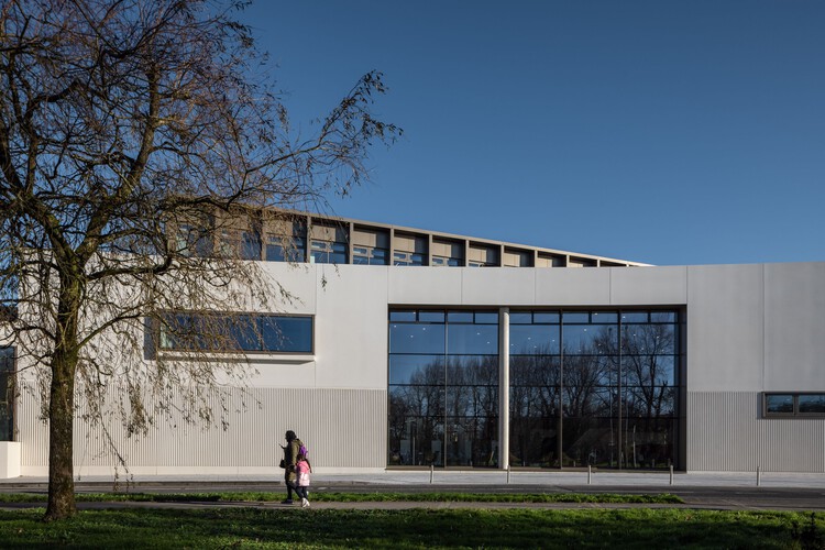 Devalera Library and Suil Gallery / Keith Williams Architects -Exterior Photography、Facade、Concrete