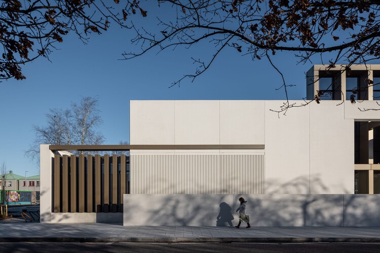 Devalera Library and Suil Gallery / Keith Williams Architects -Image 8 of 43