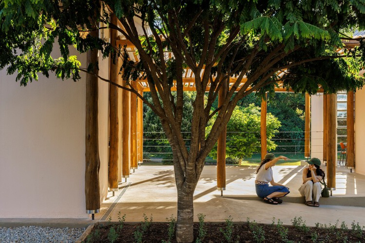 MóduloJoãodeBarro School / Mach Arquitetos + Biri-外観写真、木材