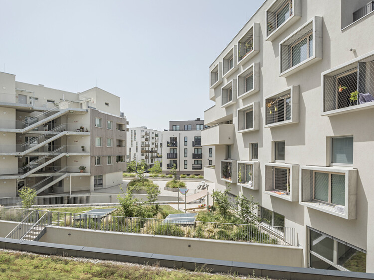 Quartiershaus Am Stadtbalkon / Feld72-外装写真、バルコニー、コンクリート