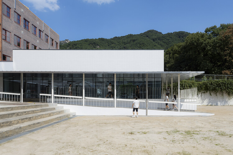 ミラエ高校の科学技術カフェテリア拡張 /裸地の建築家 - エクステリア写真