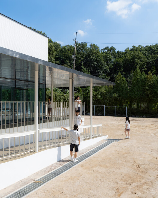 ミラエ高校の科学技術カフェテリア拡張 /裸地の建築家 - エクステリア写真