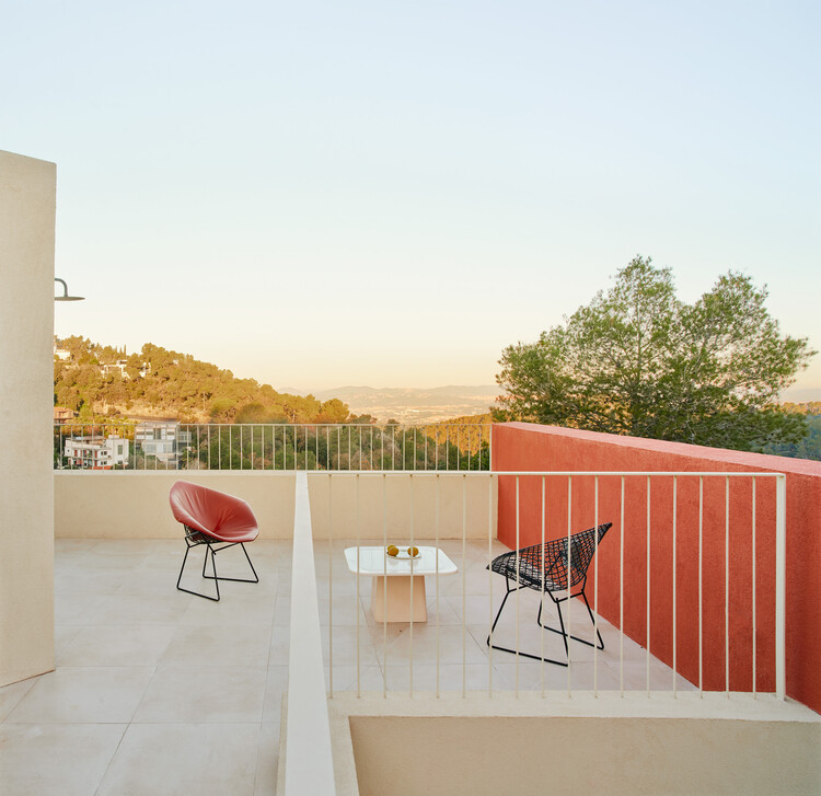 Magarola House /RaúlSanchezArchitects-外装写真、椅子