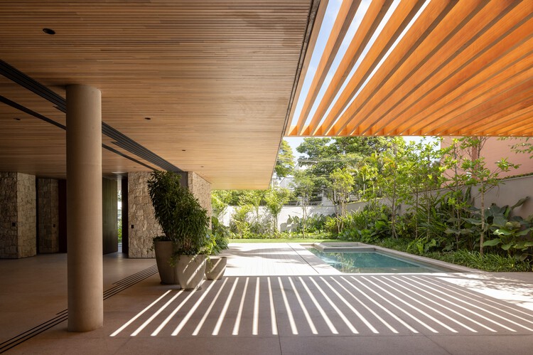 Europa House / Two Arquitetura-インテリア写真、木材、バルコニー
