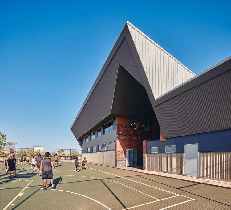 Karrathaシニア高校技術学習施設 / Iredale Pedersen Hook Architects -Exterior Photography
