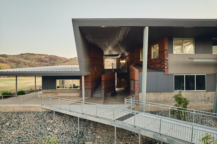 Karrathaシニア高校技術学習施設 / Iredale Pedersen Hook Architects -Exterior Photography