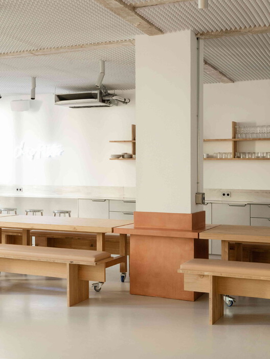 Chez Riot Office Space /ūtiArchitectes -Image 9 of 25