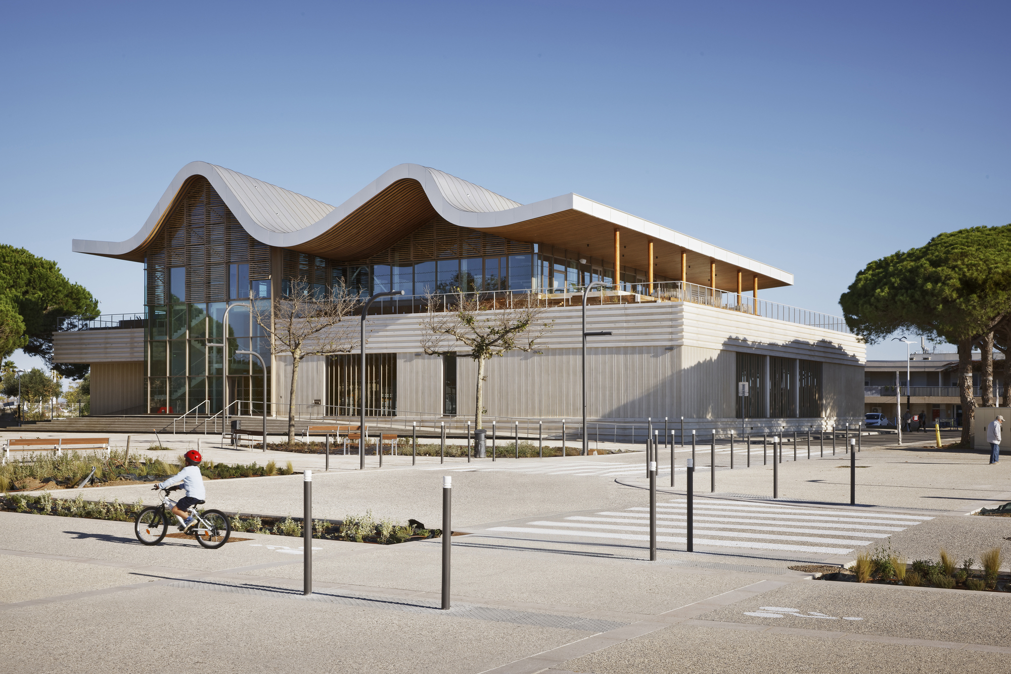 イベントホールL’AgoraとErnest Hemingway Media Library / Ateliers A+