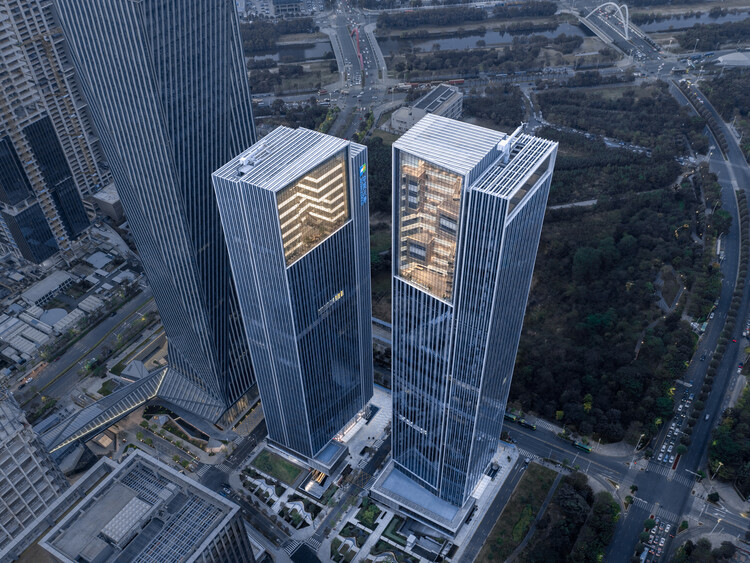 Cofco Qianhai Innovation Center Office / Goettsch Partners -Exterior Photography、Glass、Cityscape